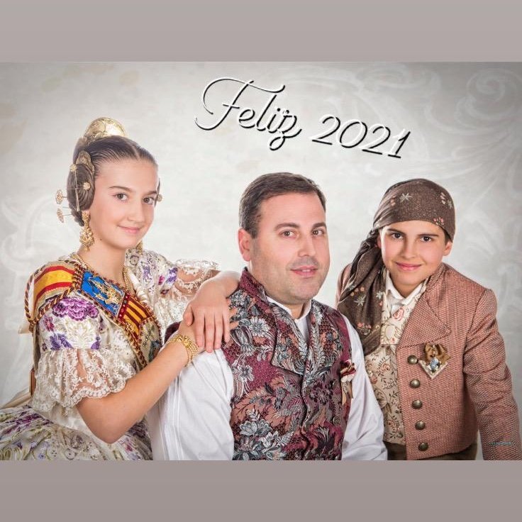 fplazahonduras's tweet photo. Sin duda, en lo fallero (y en otros muchos aspectos) este 2020 ha sido un año para olvidar. Con esta foto de nuestros máximos representantes del 2020 (y 2021) os deseamos un muy feliz y próspero 2021 https://t.co/Ep0jzCLZ11