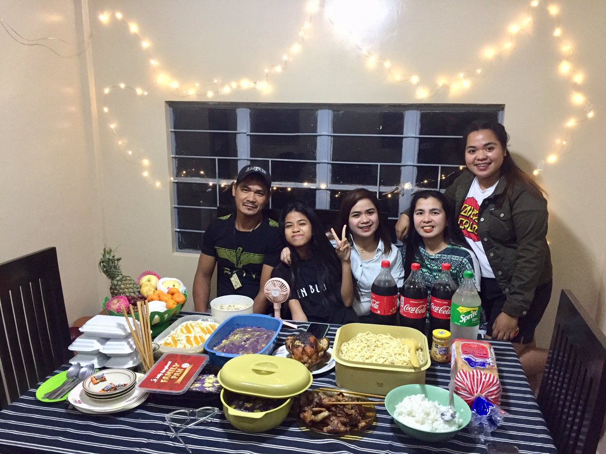 Lycadels's tweet photo. Happy new year from my family to yours! 🎆 https://t.co/eKKaZ3xKIf