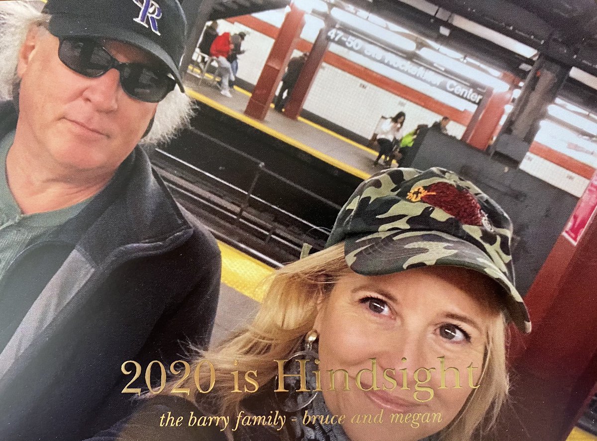 MeganCBarry's tweet photo. 2020 is Hindsight. Wishing you and yours a 2021 brimming with peace, happiness, joy, love, health (and sanity). ❤️ Megan and Bruce, Hank and Natasha #2020isalmostover #Nashville #NashvilleStrong https://t.co/jHPoi5eQwm