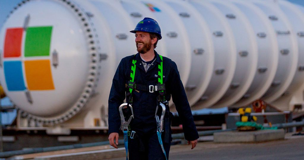GuidoKerkhof's tweet photo. This year, we reached new depths of possibility for our underwater #datacenter, #ProjectNatick.

Learn more about how it supported pandemic research efforts: https://t.co/cWLTxJIFyd #MSFTAdvocate RT @Microsoft https://t.co/lrFncWwqaK