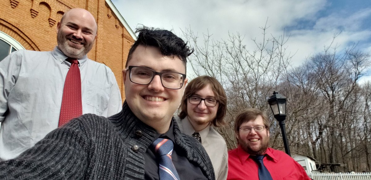 I was supposed to be able to finally meet a lot of my online friends in person this year at PMC but if this year gave me one thing super important to me is it allowed me to meet my best friends from RRR in person which is a weekend I still can't even believe was real.