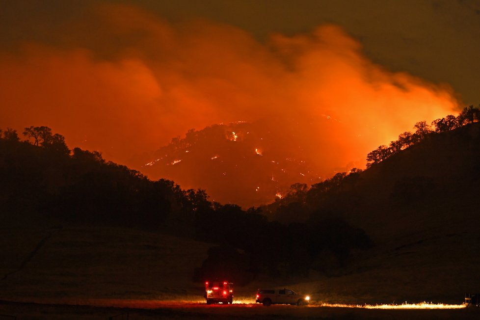 calfireSCU's tweet photo. On behalf of all the men and women in the Santa Clara Unit, we would like to thank the public and all of our allied agencies for your partnerships and dedication to suppress the #SCULightingComplex 
#OneTeamOneFight 
#396kAcres https://t.co/kkQAjHWWtQ