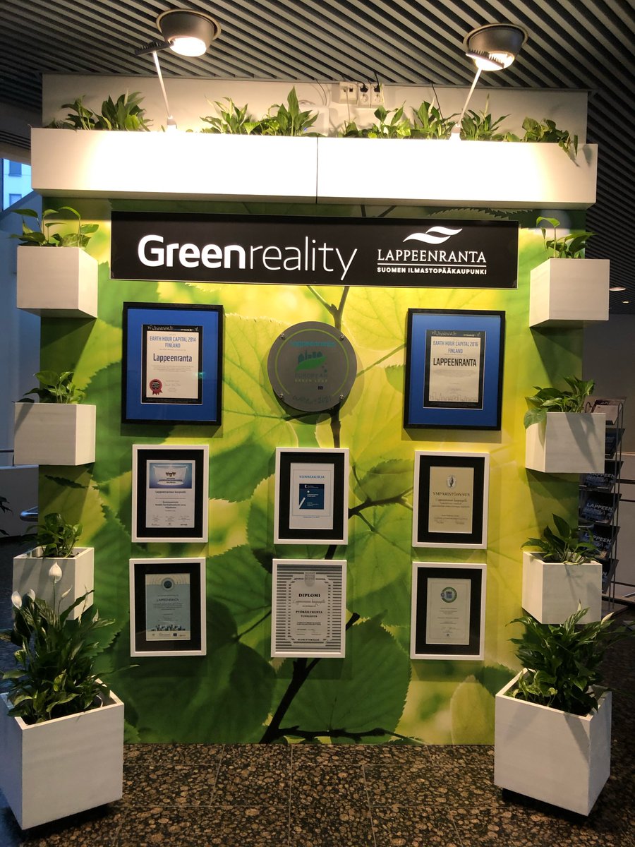 LappeenrantaFi's tweet photo. Lappeenrannan kaupunki on juhlistanut uutta vuotta ja Green Leaf 2021-voittovuoden alkamista turvallisesti verkon välityksellä. Ilotulituksen korvasi valoteos.  
Juhlalähetys: https://t.co/xCQVTwIpgF
@EU_GreenCapital #egla2021 https://t.co/QxL8B3UsFJ