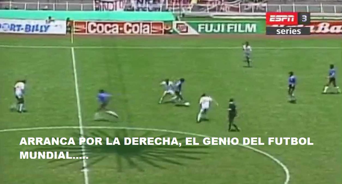 DanteOpito's tweet photo. -"Esta soy yo... *send foto*....
-"Ouuuuuccchhhh!!!!, te diría Mi Reina👩👑, pero el articulo 16 de la constitución nacional, no permite los títulos de nobleza...
#OpoTips 
😉😂😂😂😂😂😂😂😂😂😂🏃‍♂️🏃‍♂️⚽️ https://t.co/o6txIOl4uo