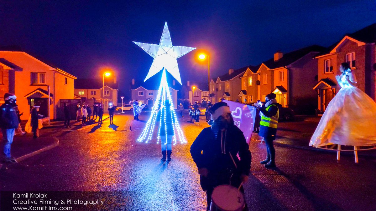 Athenry2020's tweet photo. Athenry had various arts groups come together to #FollowthatStar as part of their #joyfulnoise for @galway2020 this Christmas https://t.co/55ISds2POZ