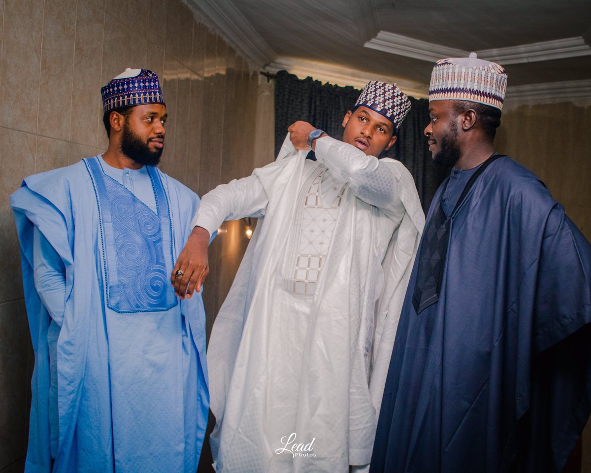 TheDailyToonist's tweet photo. Farewell 2020, thanks for stopping by! May 2021 have mercy on us 🤲🏽😇 #lastdayof2020 #NewYear #2020Diary 🎊🤝
@FulaniTribesman @Noskii_ @Mohamme95925337 @Mahmud_Abk @Abdulrahmanleme @faisaltozo @Salabregas @imustiey @0doncorleone0 @FAISALYUSUF_ @emtukur @SultanAbu_bakr 🙌🏽✊🏽 https://t.co/NwvA7XmmdK