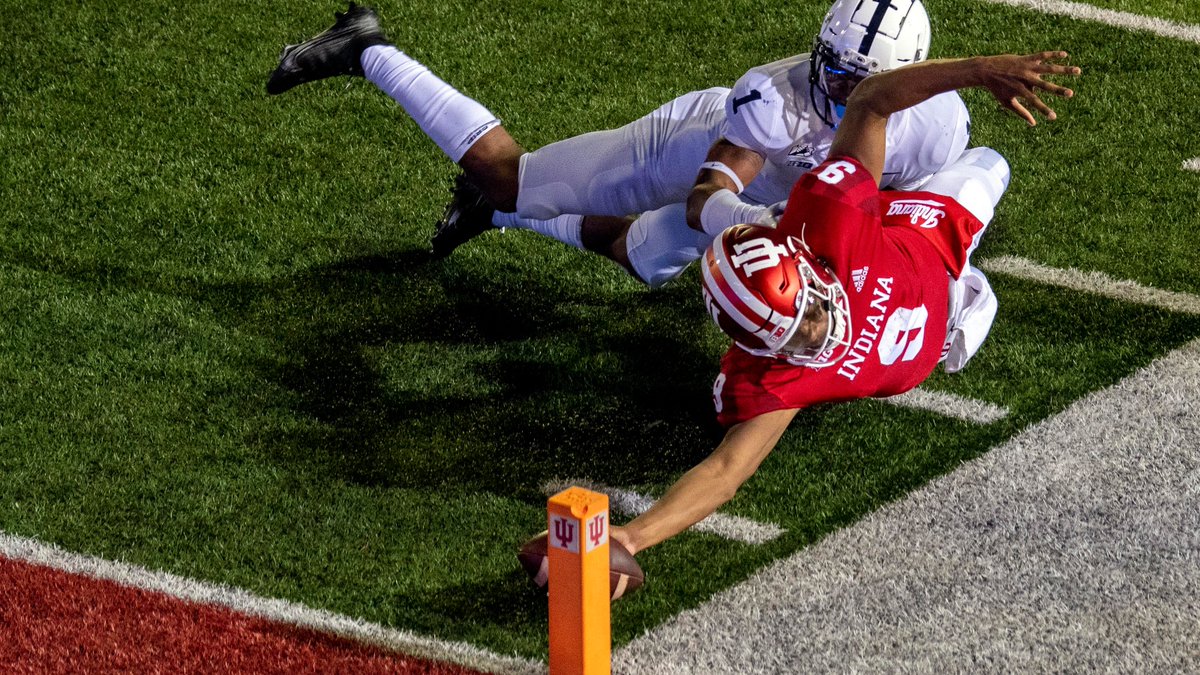 PFF_College's tweet photo. Best college football moment of 2020?

We’ll start https://t.co/Q5lM7lkt9V