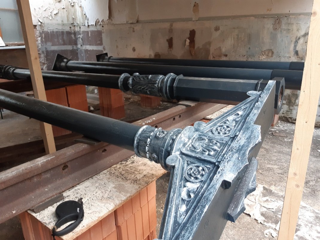 We renovated a little Gartenhaus in our garden (didn't get time to sit in it though) and the old railway columns too.