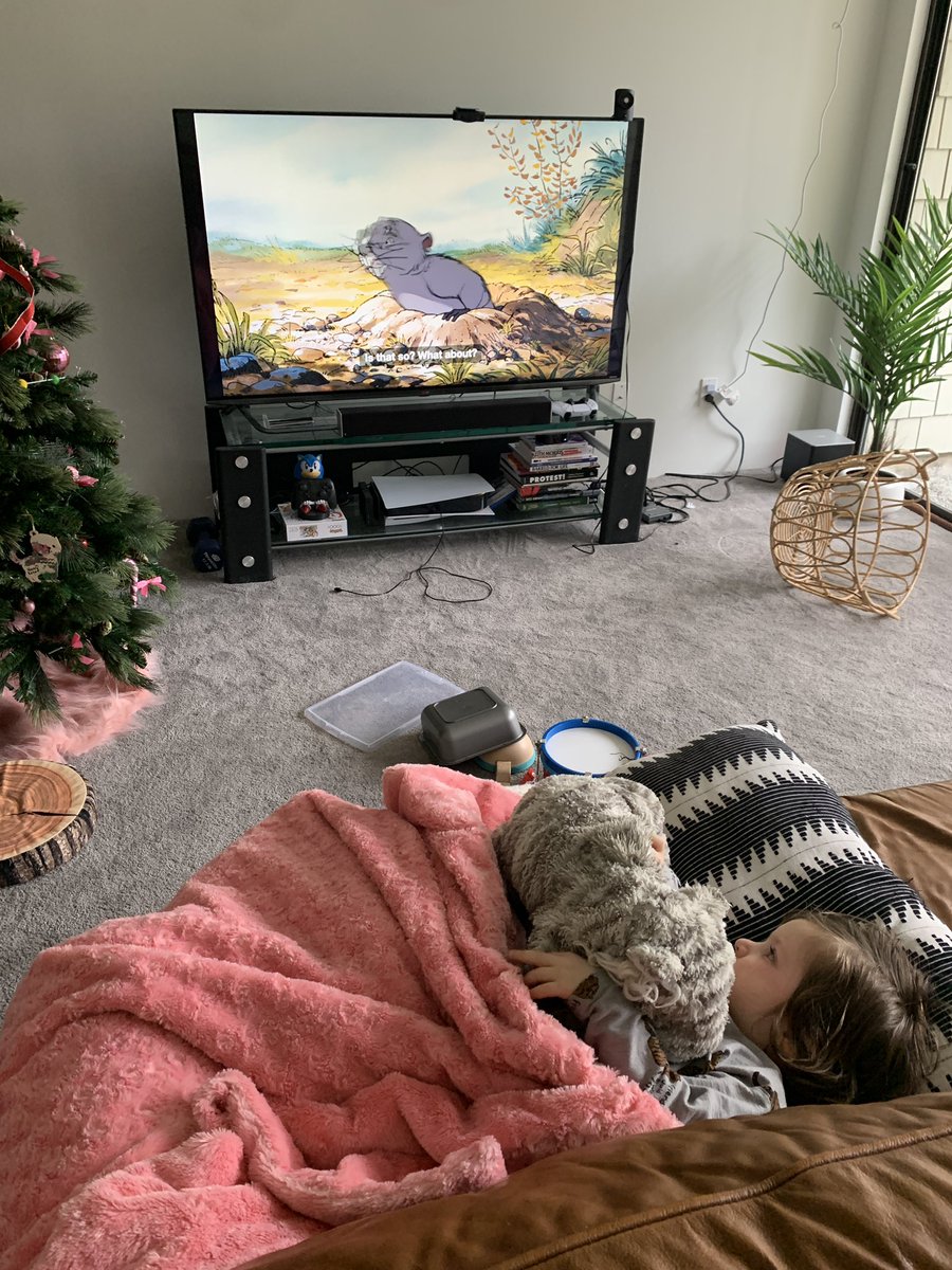 vampireweapon's tweet image. Lmfao the room has been rekt all for this