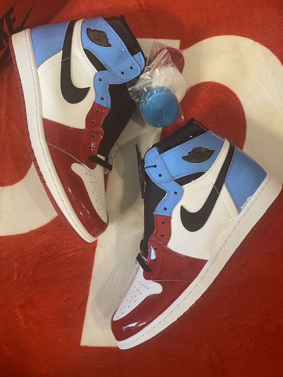 Overratedplug's tweet image. Air Jordan 1 Retro High Fearless UNC Chicago 🔥📦

#OverRated | Discount Available