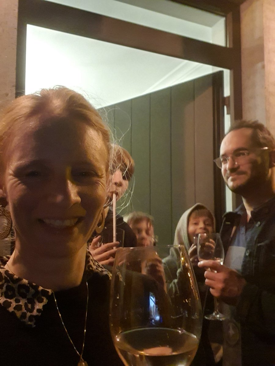 #klokslag20.20 we klinken op verbondenheid, op elkaar en op de toekomst maar vooral op de zorg die er ELKE dag staat...