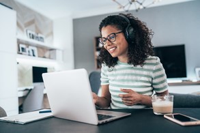 We all faced unprecedented challenges in 2020, and many people had to quickly adapt to working from home. The  #SANDAG  #iCommuteSD program hosted webinars & shared tips  to help employees & employers handle teleworking successfully.  http://iCommuteSD.com/telework 