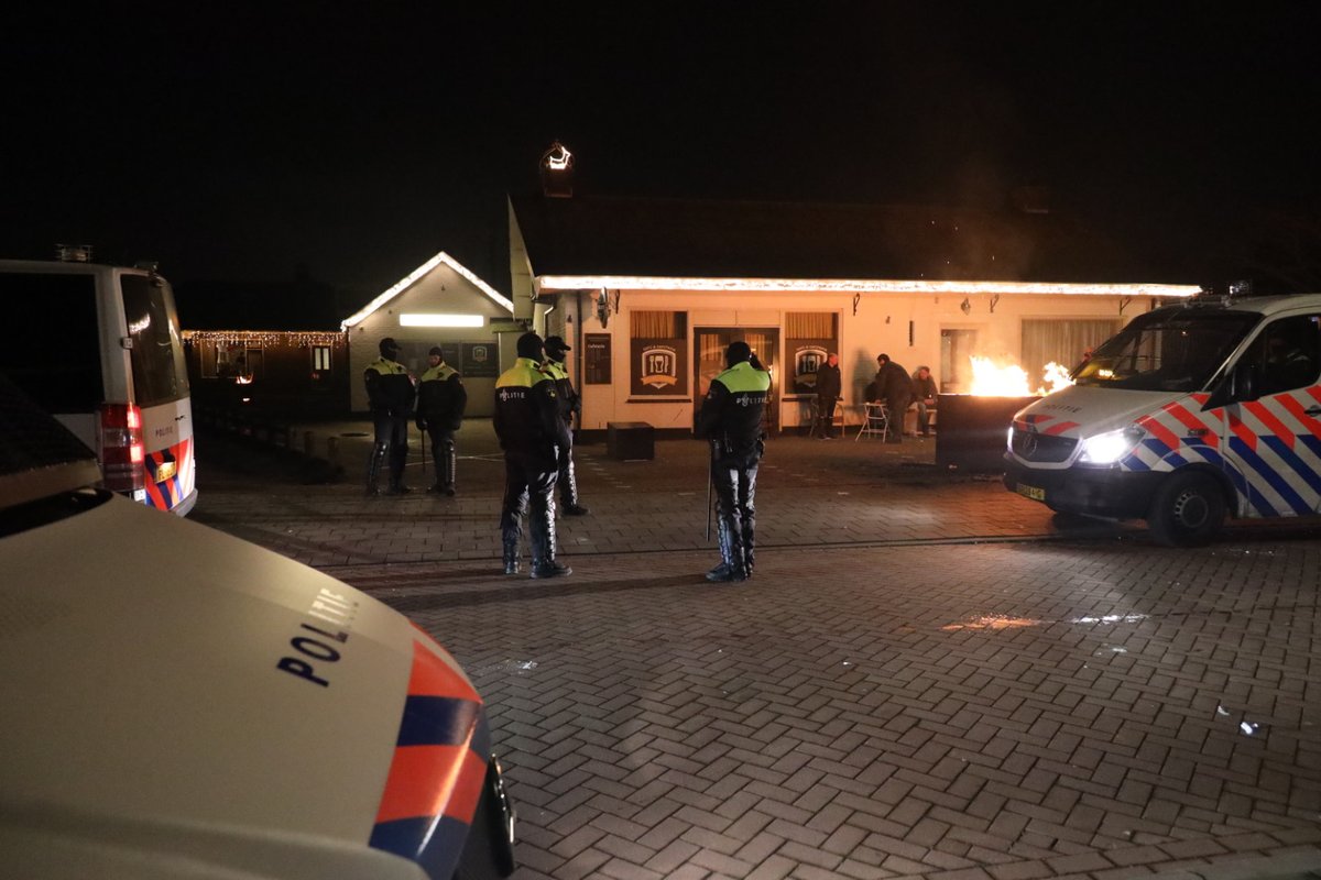 Politie is klaar voor Oud en Nieuw in Veen (video) Meer.. Oozo.nl