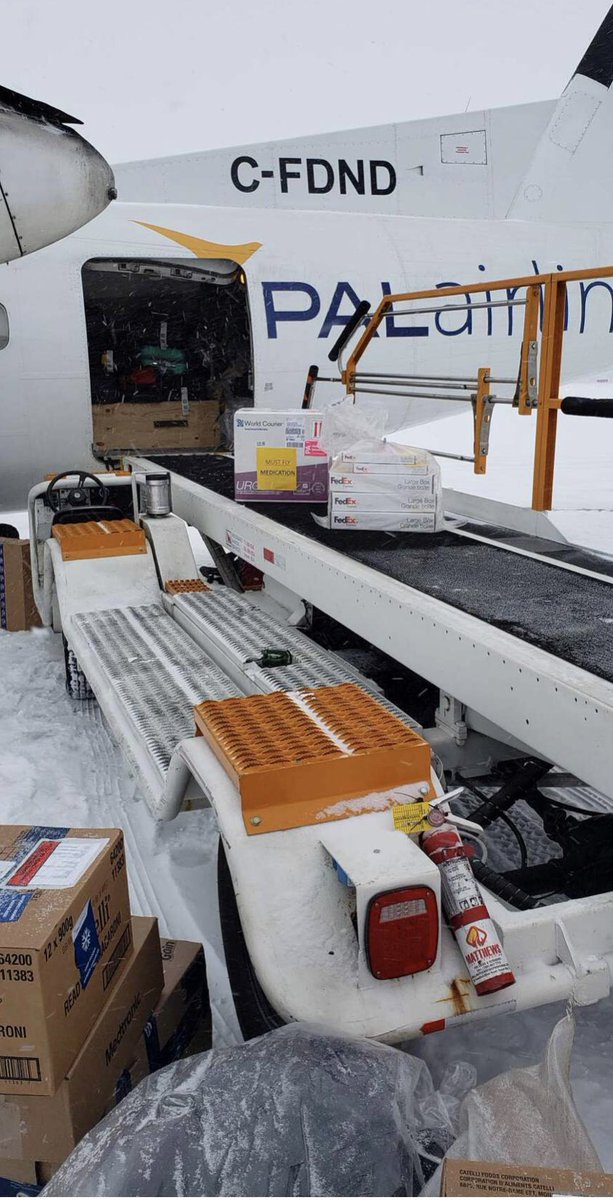 LisaVDempster's tweet photo. What a fantastic way to close out #2020 First shipment of #Moderna vaccine arrives in #Labrador #Goosebay Many Tks to all involved. #2021 is looking brighter already. #nlpoli #govnl Tks @PALairlines for delivering this valuable package Happy New Year Everyone https://t.co/eWOxZ5ovMI