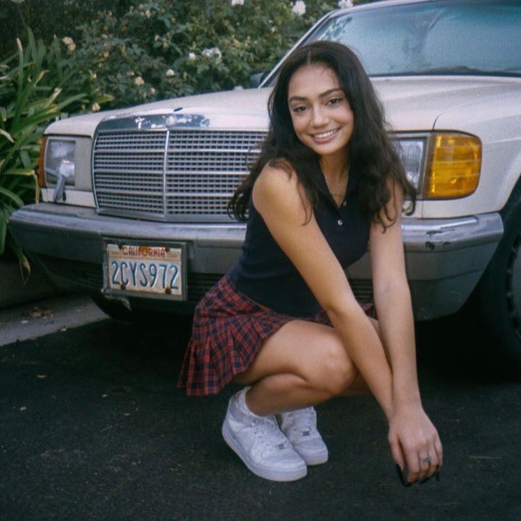 warhalesgf's tweet photo. i love you to the moon and back. u helped me so much this year and i’m so grateful for that. u mean the world to me. i’m gonna try my best to keep u always happy. i’m so proud of u and all ur achievements. remember that ur so loved <3 @lilpapivoni #2020withavani https://t.co/sRNAgkkMKU