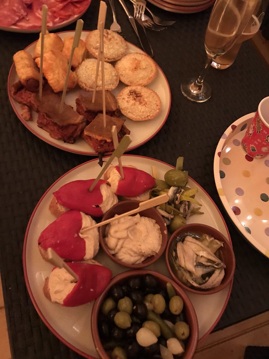 What a Pintox party from @BaratxuriBar ! Happy new year 🥳