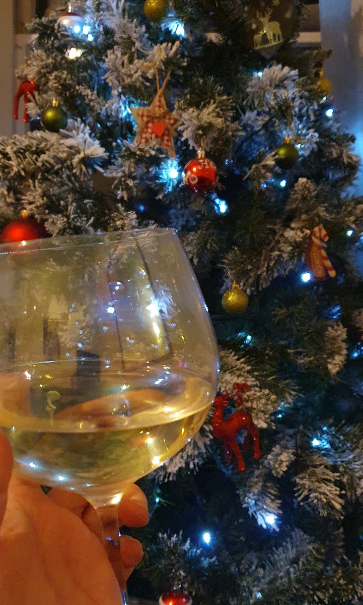 Happy New Year from all of us at Croyde Holidays. 

May 2021 bring you more opportunities to make memories with loved ones by the beach ⛱ 

Special thanks to all our owners, property managers, Ipro Software and maintenence teams for their dedication and commitment this year.