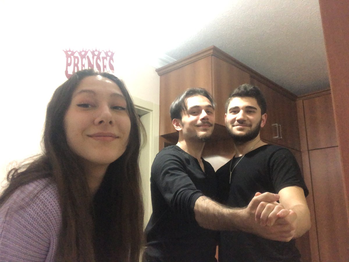 Yılbaşına nasıl girilir aynen böyle