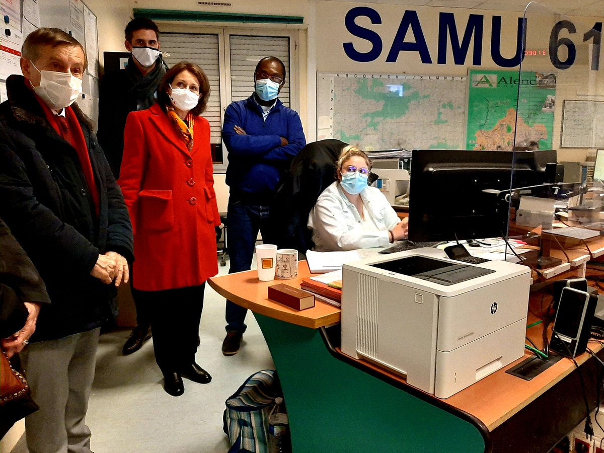 Prefet61's tweet photo. Mme la préfète rend visite aux services de l'#Orne engagés pour la nuit de la Saint Sylvestre.
L'occasion de saluer le dévouement qui est celui de #Samu61, #SDIS61, #Gendarmerie61 et #DDSP61. En 2020, plus que jamais, Ils ont été présents pour vous.
Pour eux, soyez vigilants! https://t.co/hssvtbfRIv