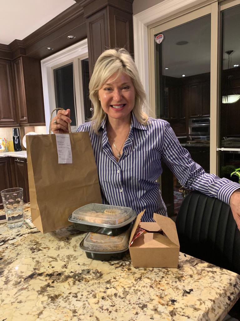 BonnieCrombie's tweet image. I showed my support for our #smallbiz community by ordering takeout last night. If you can, consider ringing in the New Year while enjoying a delicious meal from one of our #MississaugaMade restaurants.