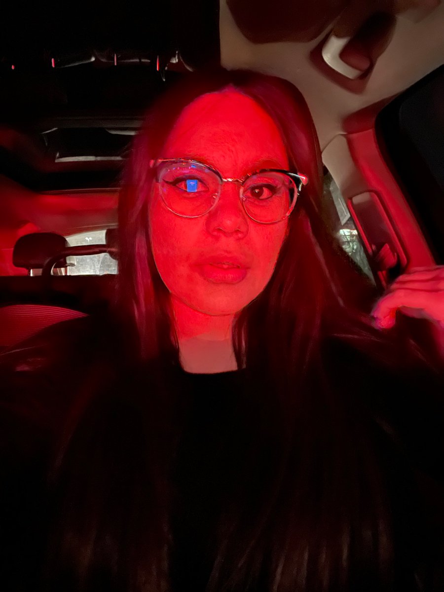 Bri_zzle04's tweet photo. Red light series in honor of upgraded iPhone #12maxpro #cute https://t.co/4VPcgdasPS