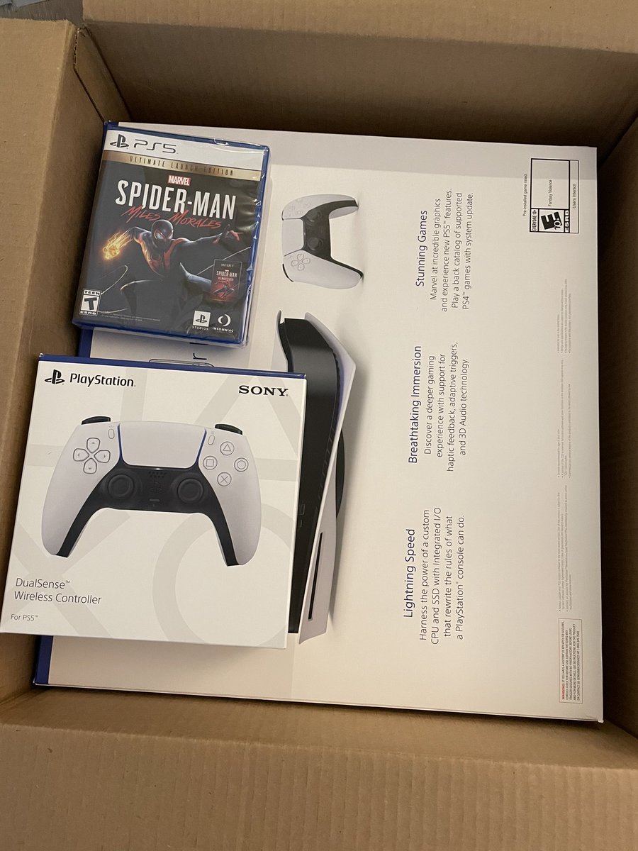 nikhil2207's tweet photo. @YtNextGenGaming My GameStop order from 12/18 delivered yesterday https://t.co/KQcbOGSjWs