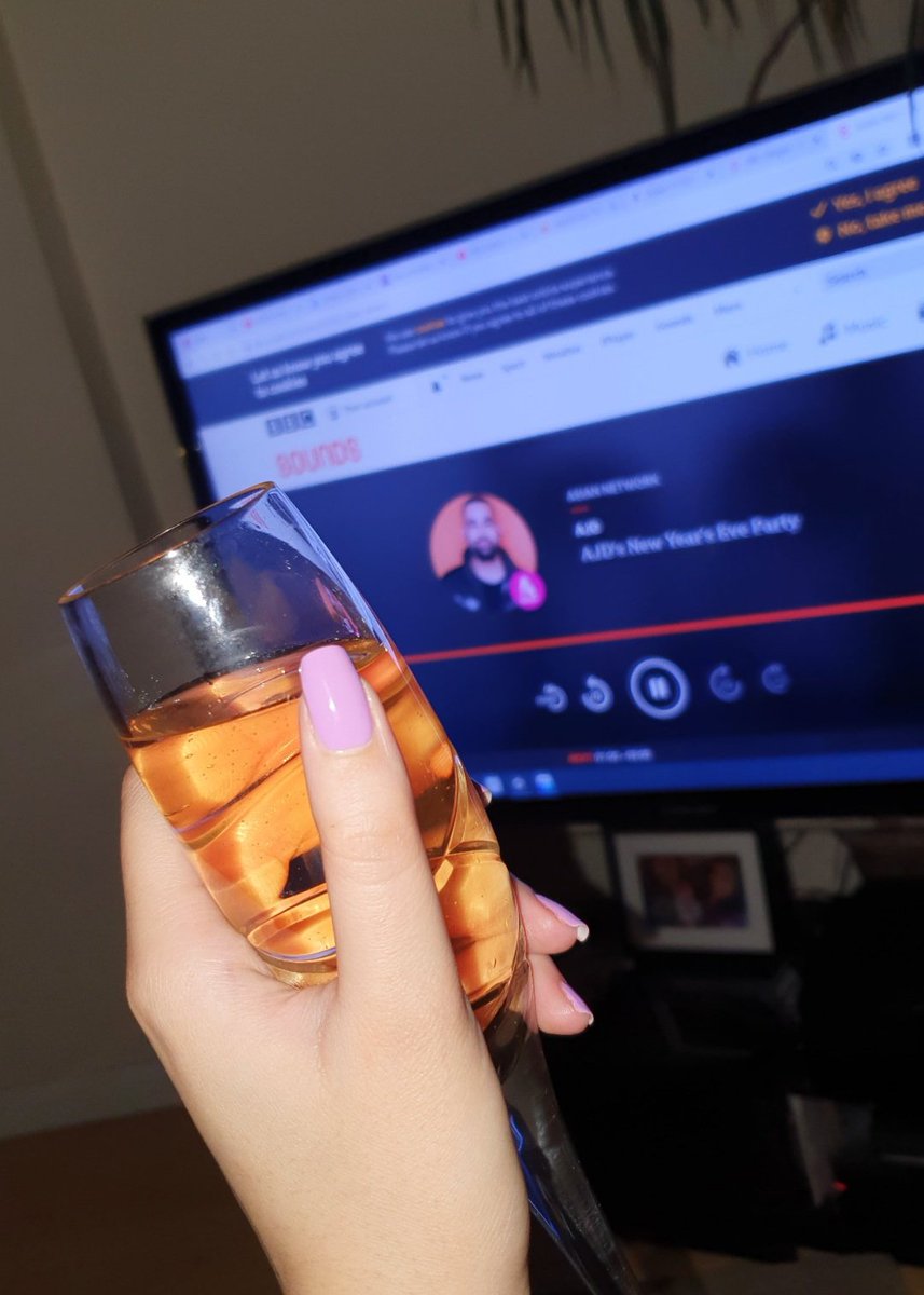 ManishaKB's tweet image. How we bought the new year in... Happy New Year! @AJD @bbcasiannetwork