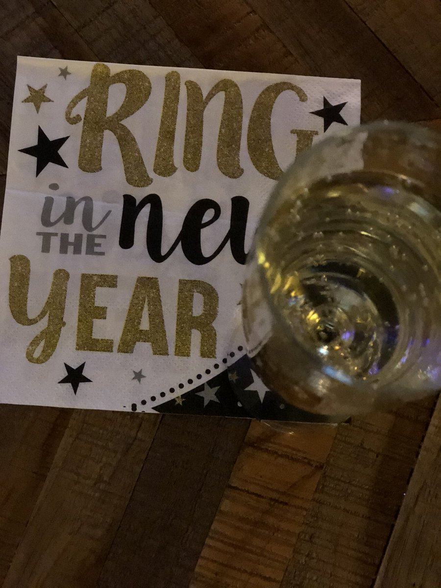 pushmans's tweet image. Happy New Year! 🥳🥂🍾