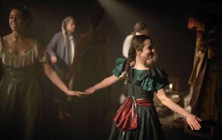 royaledickensco's tweet photo. And may the party never stop! ✨💐 a Happy New Year one and all! Things can only get better from here 🎩

Fezziwig’s lovely daughters in our production of #rdcAChristmasCarol now streaming https://t.co/RQIRUJ6nlg

#newyearseve #newyearsresolution #HappyNewYear #ImAlive https://t.co/93gXS8POtd