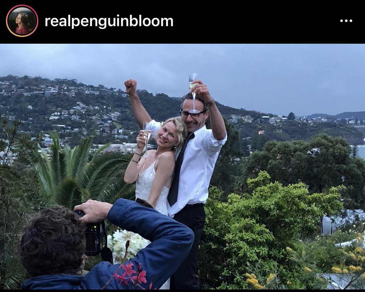 HAPPY NEW YEAR from #TeamAndyLincoln 
We hope everyone has a happy and healthy 2021!❤️🎉🍾
📸IG: realpenguinbloom