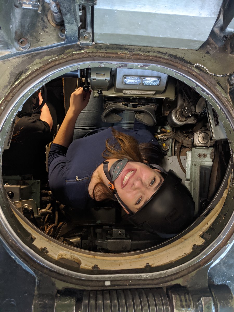 THREAD: It's a bit of an understatement to say that 2020 has been rubbish. What was suppose to be a year of adventures and lots of guiding, became a year of unemployment, sadness, fear and worry. 2020 started with Tankfest and MCRS with  @Herstory_Club - the best start to a year!