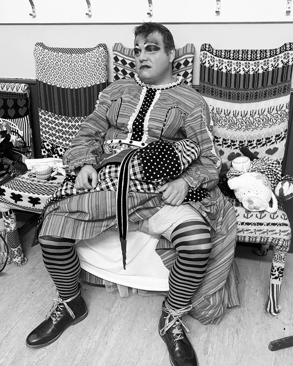 Thombailey84's tweet photo. 2020 didn't finish too badly at all.
Panto Dame for a Walkabout Panto and my pet project Ghost Stories for Christmas became a reality. And I got to be Santa Claus as well. @SeagullTheatre https://t.co/uraxi4s0AS