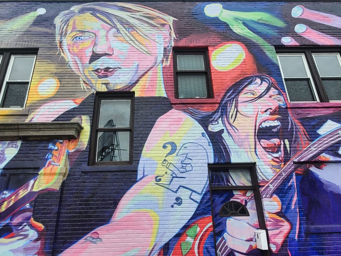 See ya 2020. Looking forward to better days. ✨ 

And you asked me what I want this year / And I try to make this kind and clear / Just a chance that maybe we'll find better days.

📍2019 “Goo Goo Dolls” Mural by Philip Burke (1212 Hertel Ave) #explorebuffalo #buffalony