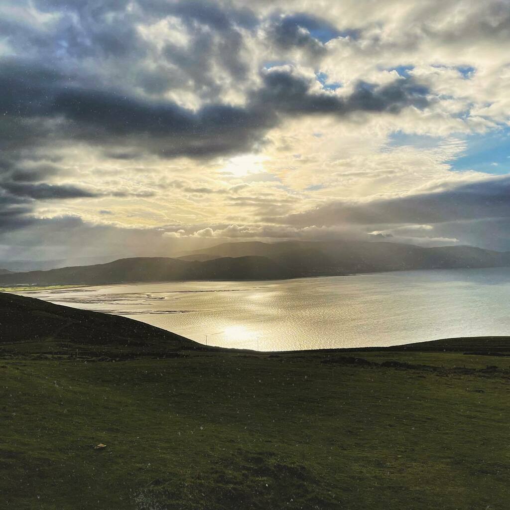 FoundLove_Blog's tweet image. So happy to see the sun set on 2020.  As much as this was a fundamentally crappy year... I’ve learned a lot- like how to better handle my anxiety, how to set boundaries, how to truly invest in my personal self care... and the biggest lesson:
Keep taking … instagr.am/p/CJeeHfZBfRv/