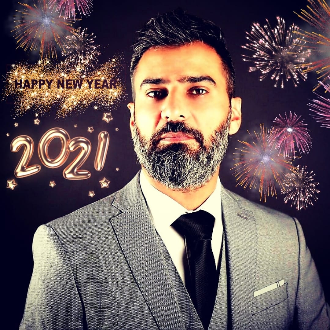 اليوم منودّع سنة ما كان فيا شي حلو غير اسمها...
انشالله العام الجديد يحمل كلّ الصحّة والخير للجميع.
#HAPPYNEWYEAR2021