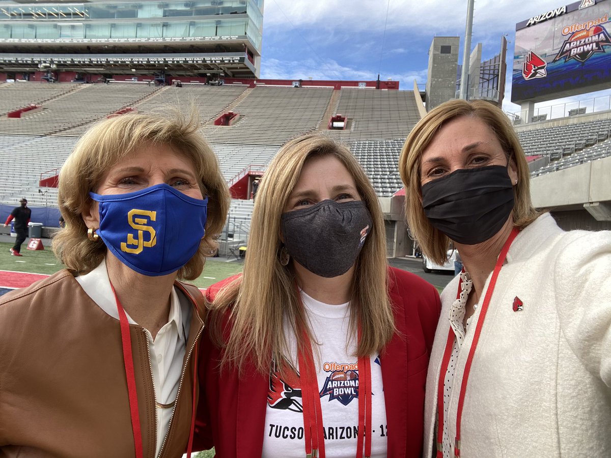 The Snoop Dogg Arizona Bowl By Gin & Juice tweet media