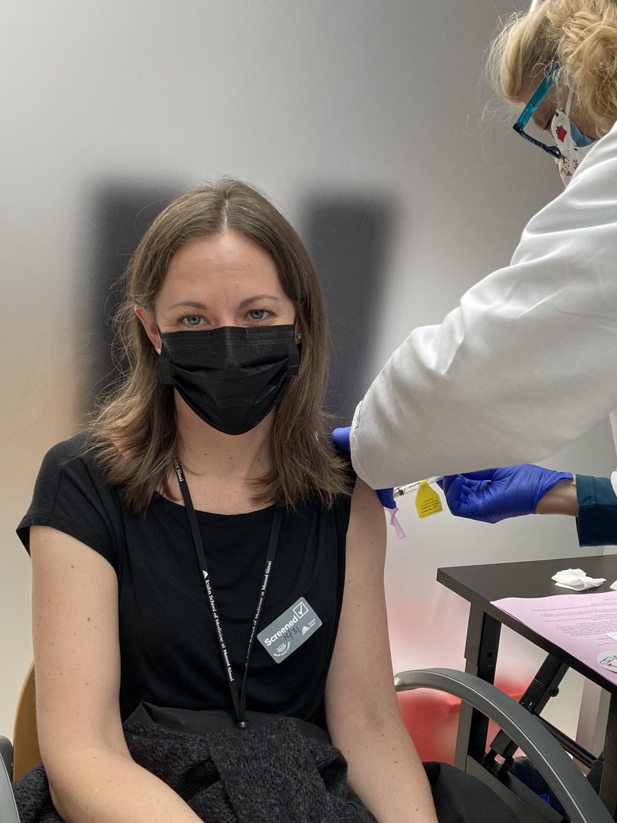 MissyUccellini's tweet photo. Good riddance 2020 and coronavirus!! 🧬💉🍾 https://t.co/PeTKxq8VRa