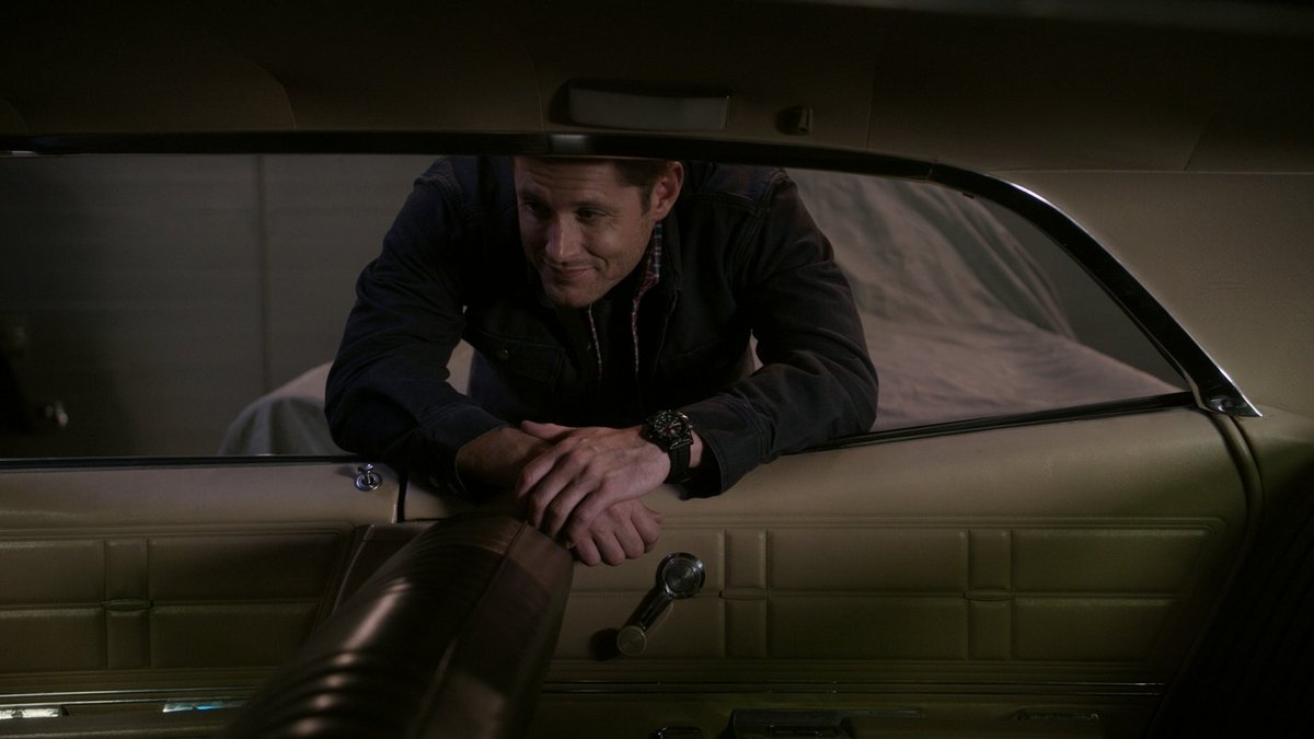 песня винчестер машине. сверхъестественное на велике. дин и сэм в импале. сверхъестественное авария. дин винчестер в машине.