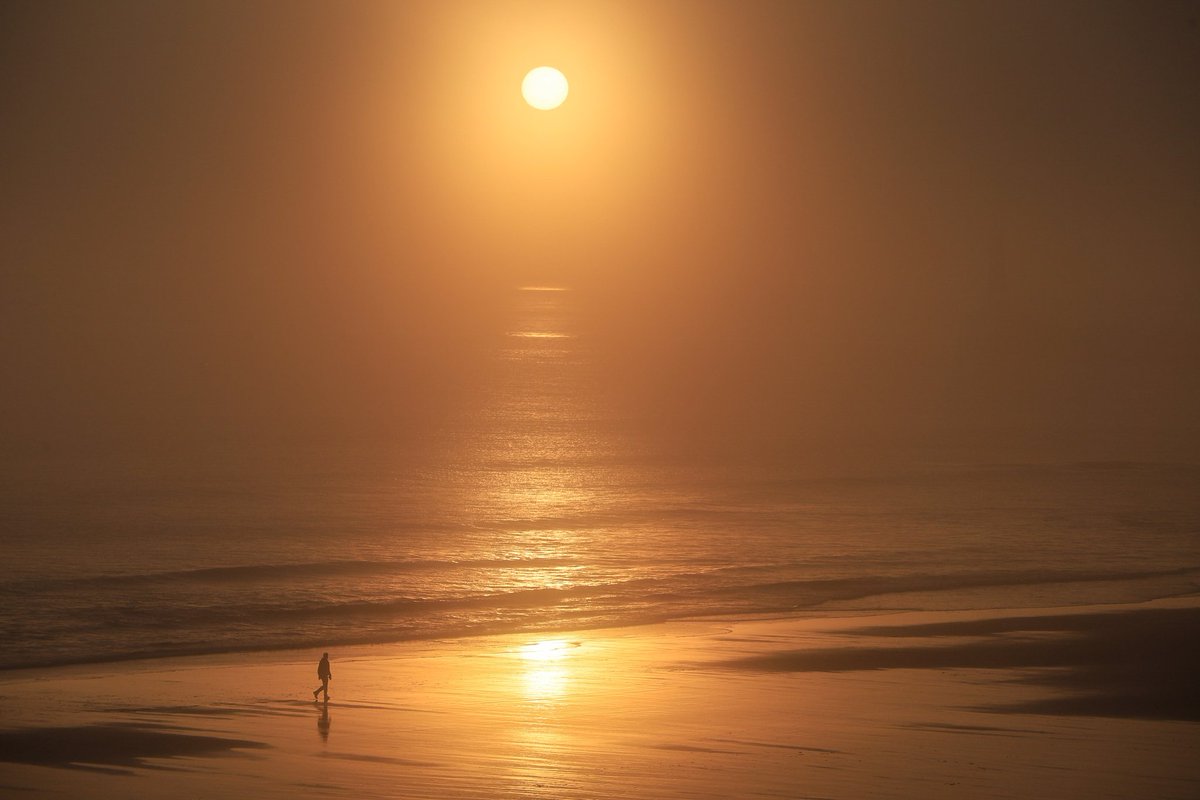 simoncwoodley's tweet image. Looking back... Special sunrises from many in the year 🙂 #HAPPYNEWYEAR2021