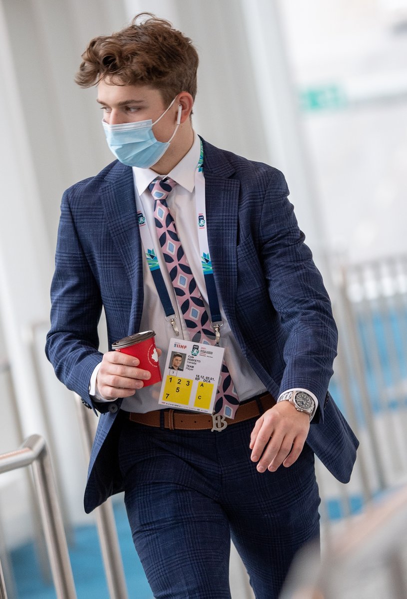 It's NYE, let's dance.  #WorldJuniors  