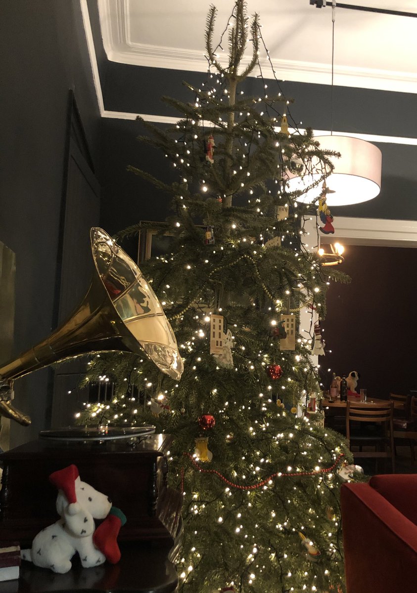 Happy New Year to all! A special thanks from Damien and me to friends and family for all their support during this difficult year. Thinking mostly though tonight of those who have lost loved ones in 2020 and thanks to all our frontline workers. Stay safe stay home!