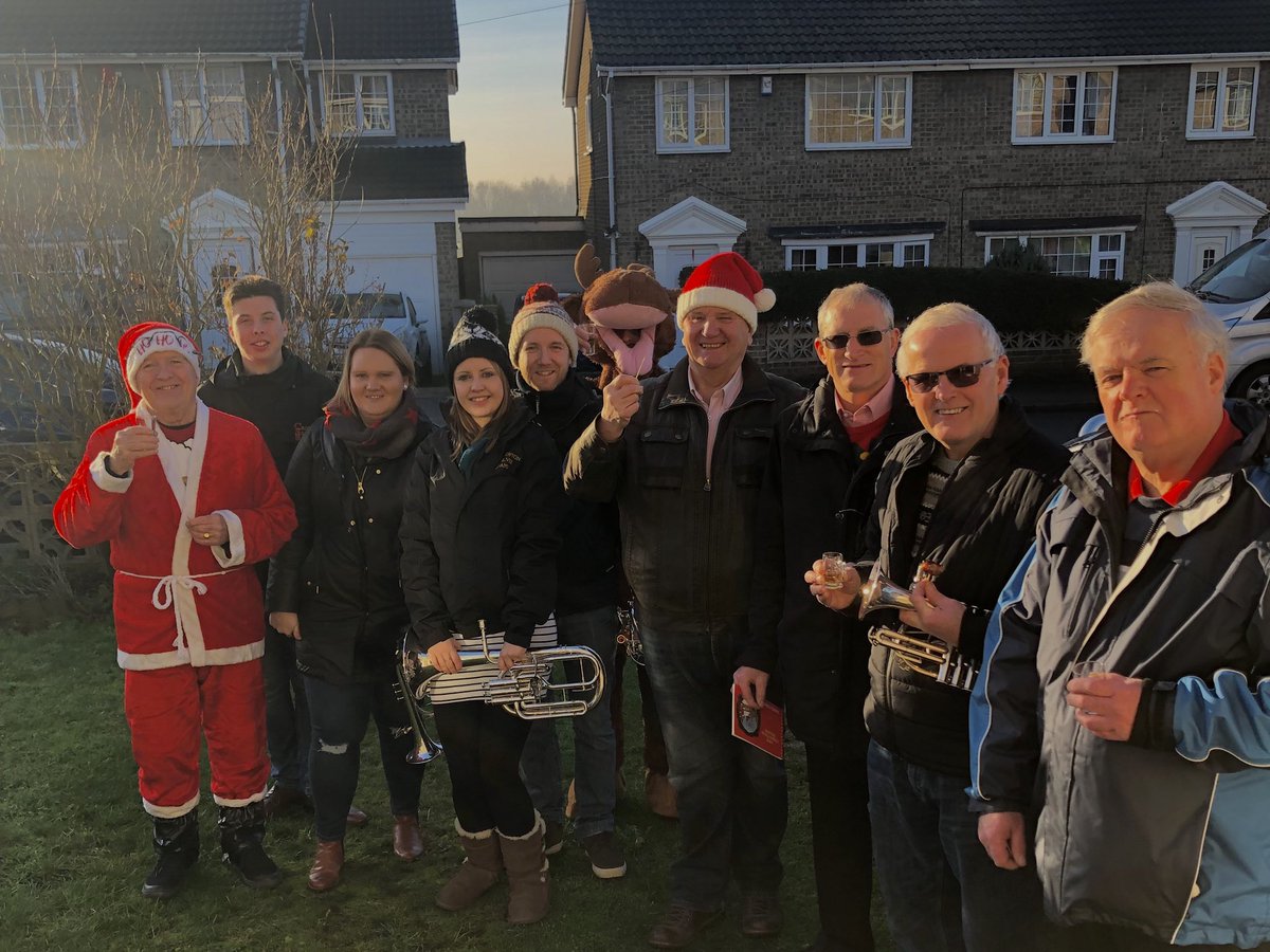 As 2020 draws to a close we’d like to say thank you to all our supporters who came out to their doorsteps on Christmas Day morning and donated to us. We raiseed a total of £653! As always we will be donating part of the money to <a href="/WfldHospice/">Wakefield Hospice</a> 

*photo taken from Pre-COVID times 😔