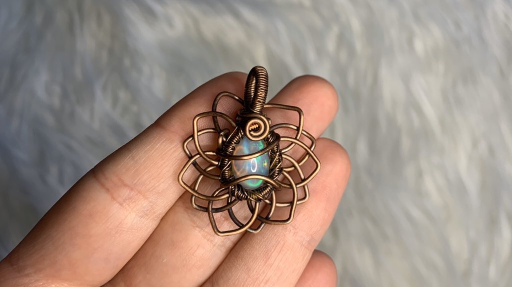 mildhippie's tweet photo. 🌈🌻 OPAL PENDANT GIVEAWAY 🌈🌻

to enter:
• retweet &amp; follow me (@mildhippie)

extra entries:
• tag up to 5 friends below

winner will receive a custom ethiopian opal sunflower pendant, handmade by me https://t.co/0JMUklZi6N