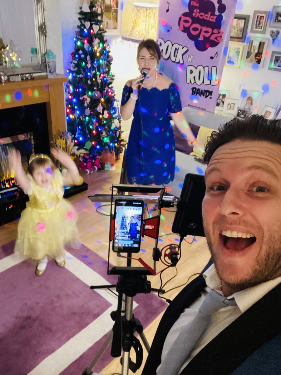 Thanks so much folks for joining us tonight and for all your lovely comments! Wishing you all a very happy, healthy and safe 2021 and thanks for taking the time to watch our home shows this year. It’s meant a lot. Much love xx 💕🎉 <a href="/NI_Music/">NI Music</a> #GoodBye2020 #notgoingout #NewYearsEve