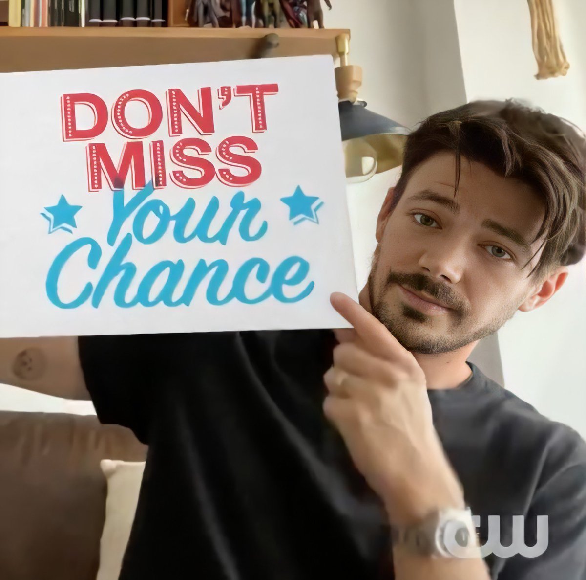 GrantGustinBRA's tweet photo. 🗓 OUTUBRO
Trocando apenas a plaquinha, Grant apareceu na campanha #SpreadTheVote organizada pela CW. https://t.co/N3Tz3AwN6N