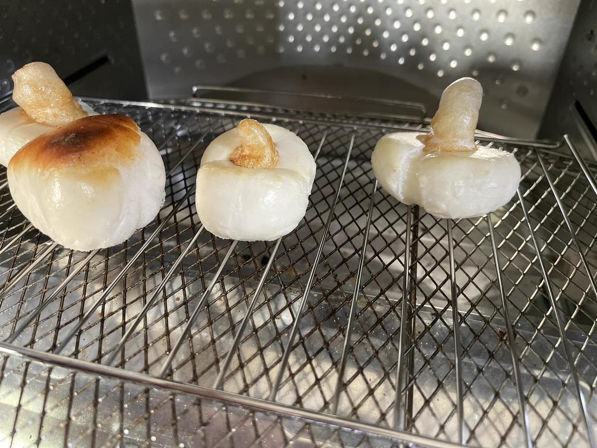 お餅の真ん中に醤油を垂らし焼けばきれいに焼ける？結果はお餅が飛び出て来たｗｗ