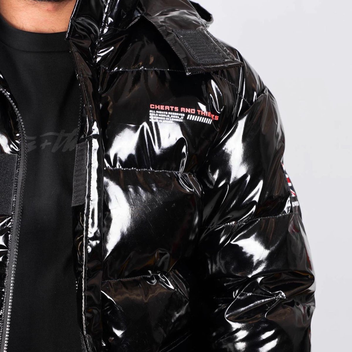 CHEAT THE CHILL 🥶 with the arrival of our Orion Puffer #CheatsAndThieves 
CheatsAndThieves.com 
THE ORION PUFFER JACKETS - 
TIE DYE + BLACK