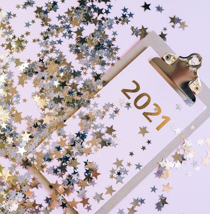 Het college van burgemeester en wethouders, de gemeenteraad en de medewerkers van de gemeente Arnhem wensen je een gelukkig nieuwjaar!✨