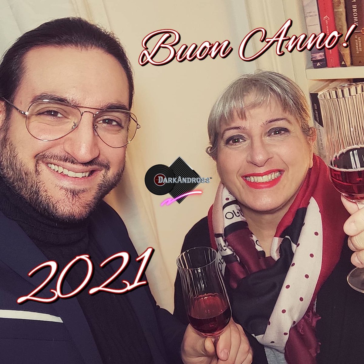 DarkAndross's tweet photo. Buon Anno a tutti voi croccanti! ❤️ Possa essere un anno migliore per tutti noi, un abbraccio da DarkAndross e DarkMamma ❤️ -- #croccante https://t.co/x7vmFVPiBM