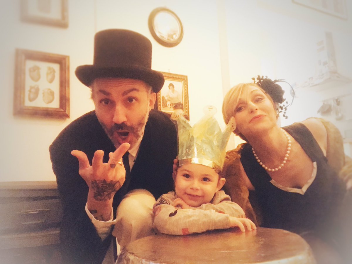 #propagandalive Noi che guardiamo dall’estero in streaming potremo giocà o semo illegali? #propagandalivetombola